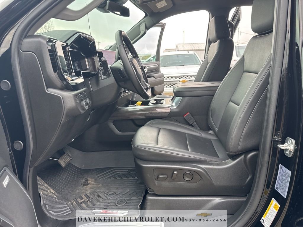 Used 2025 Chevrolet Silverado 2500 LTZ w/ LTZ Plus Package image 17