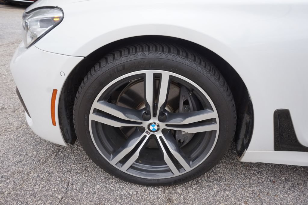 Used 2016 BMW 750i xDrive AWD/4WD image 13