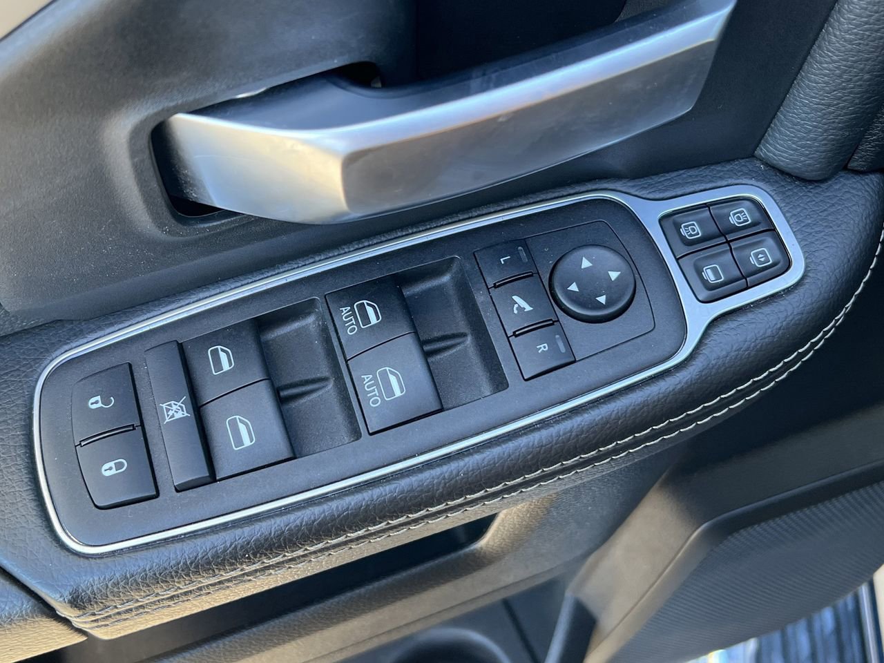 Used 2024 RAM 2500 Big Horn w/ Bed Utility Group image 21