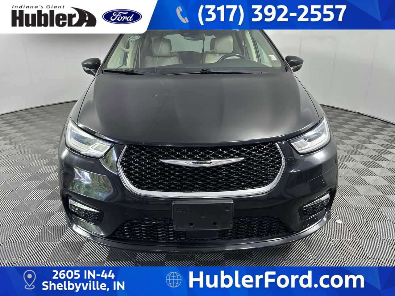 Used 2021 Chrysler Pacifica Touring-L FWD image 3