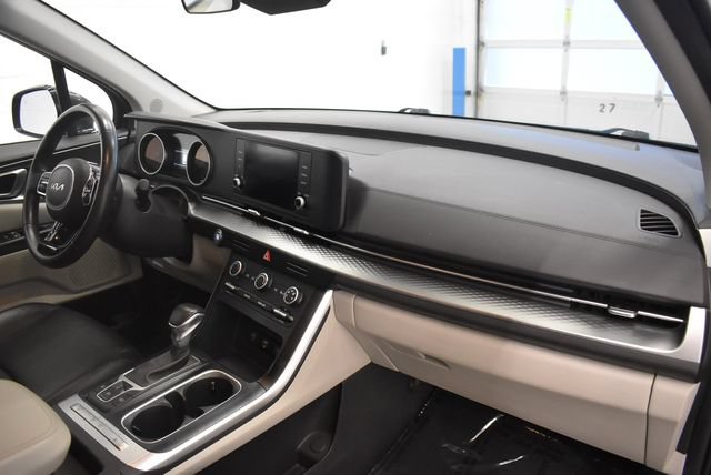 Used 2024 Kia Carnival LX FWD image 14
