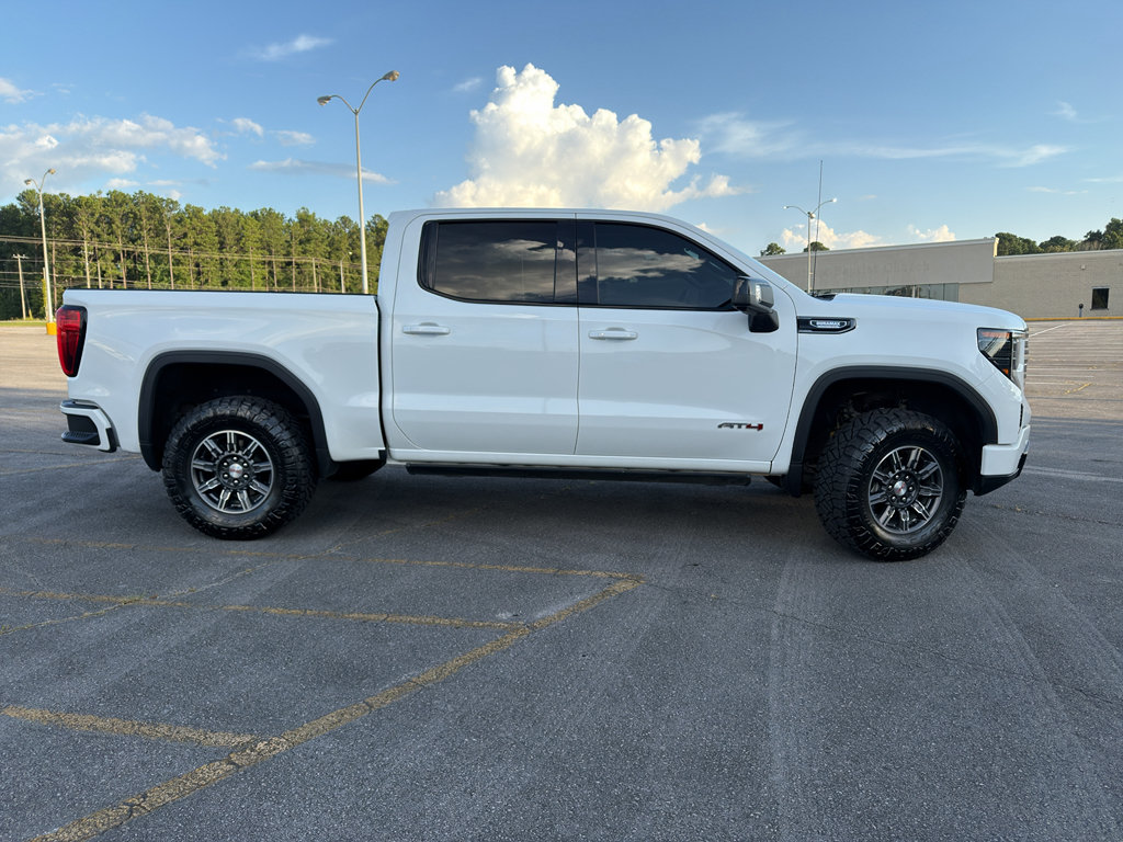 Used 2024 GMC Sierra 1500 AT4 w/ Technology Package AWD/4WD image 3