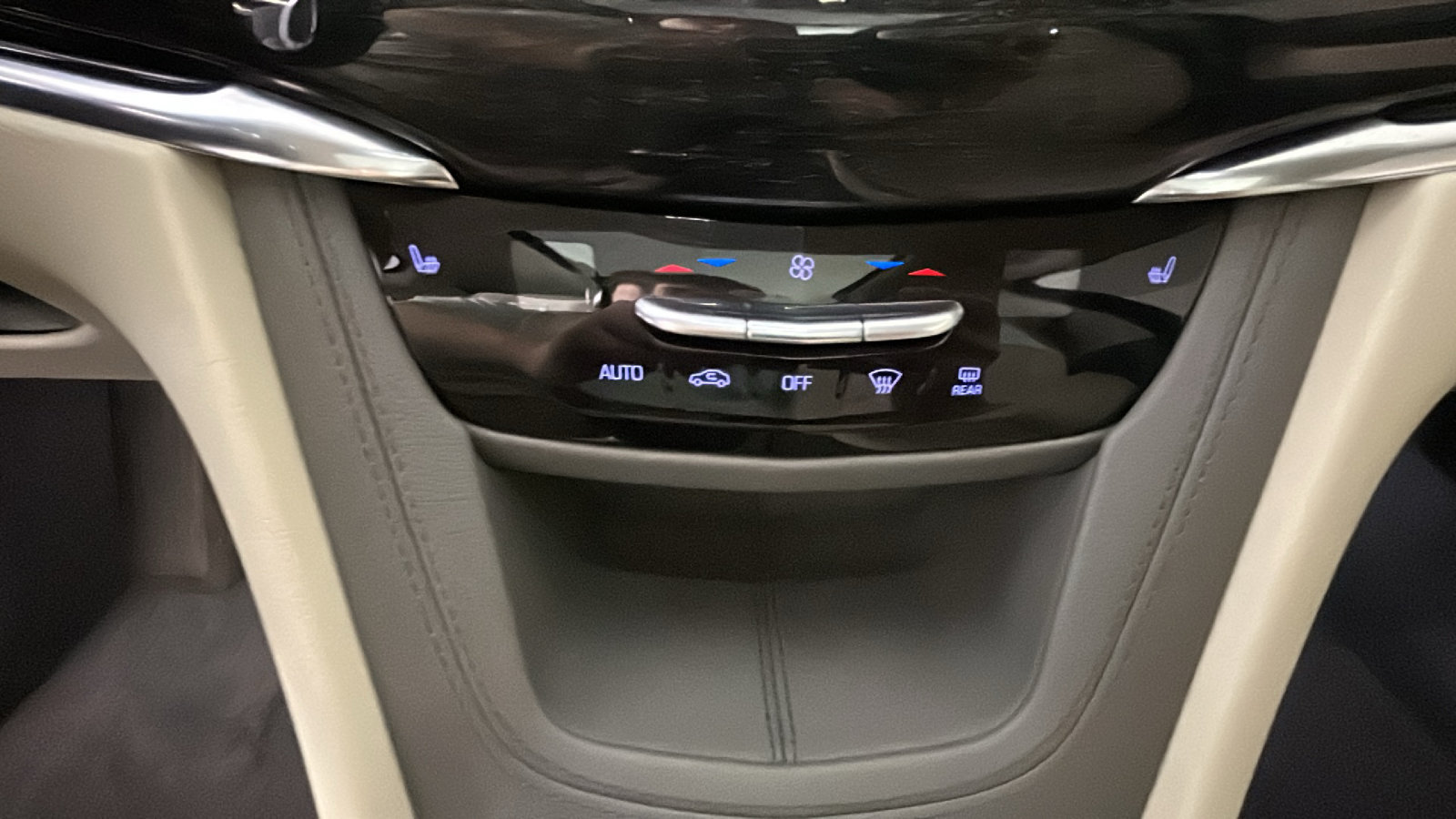 Used 2021 Cadillac XT6 Premium Luxury AWD/4WD image 27