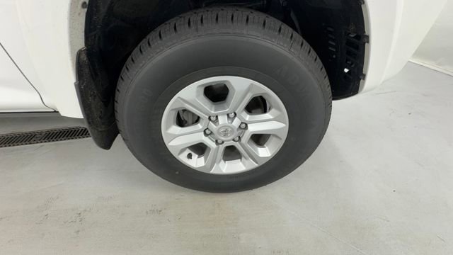 Used 2022 Toyota 4Runner SR5 Premium w/ Moonroof Package image 9