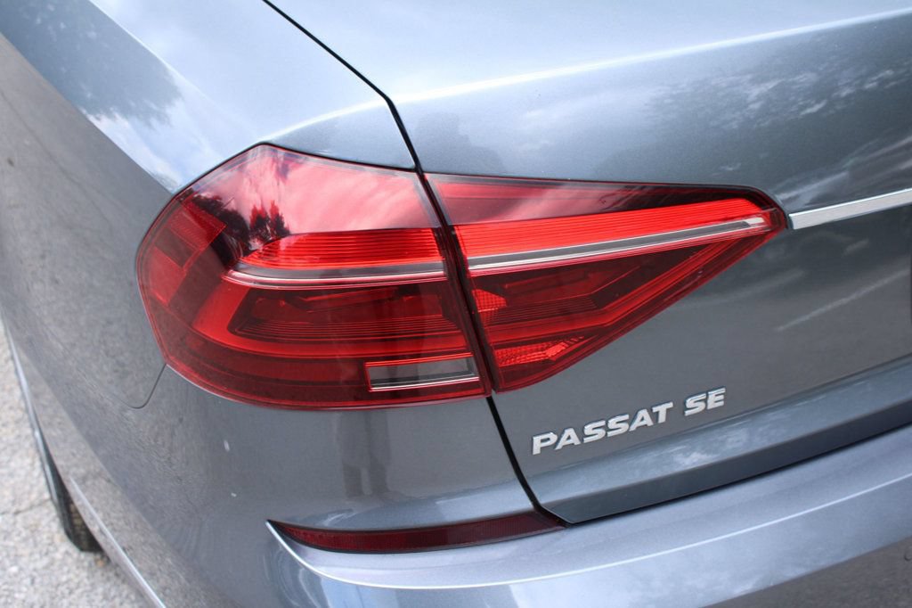 Used 2017 Volkswagen Passat 1.8T SE FWD image 11