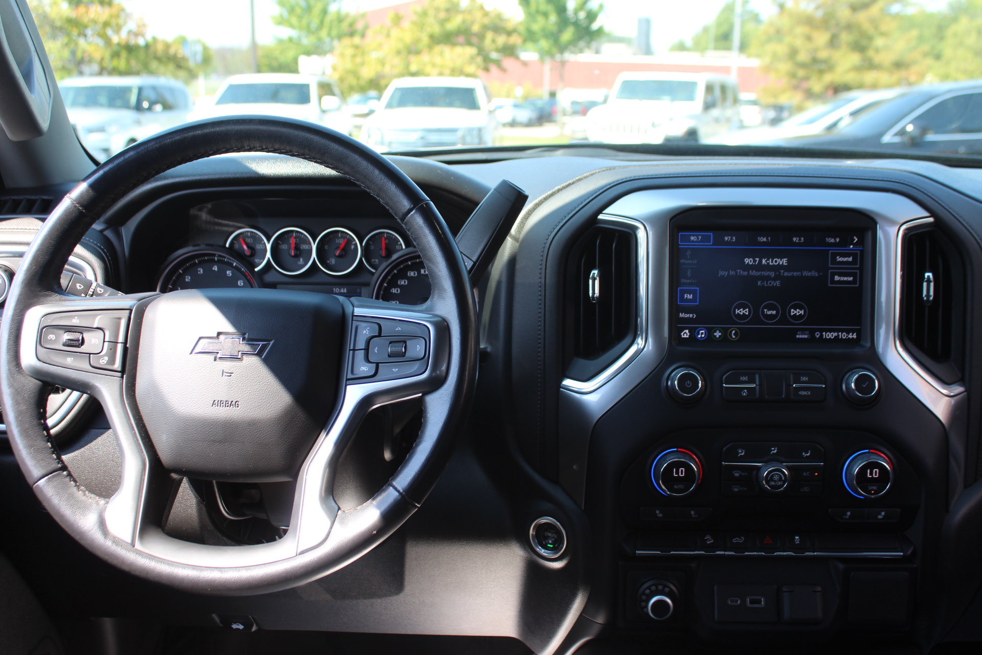 Used 2022 Chevrolet Silverado 1500 LT Trail Boss w/ Bed Protection Package AWD/4WD image 26