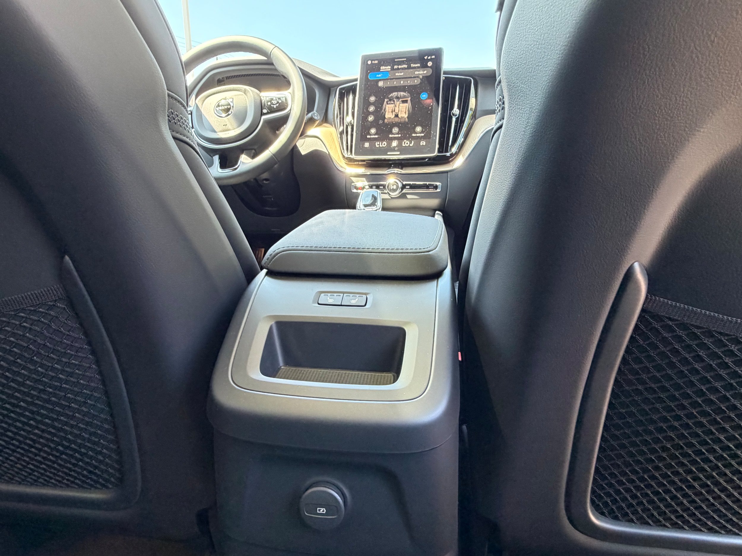 New 2026 Volvo XC60 T8 Plus w/ Protection Package Premier AWD/4WD image 11