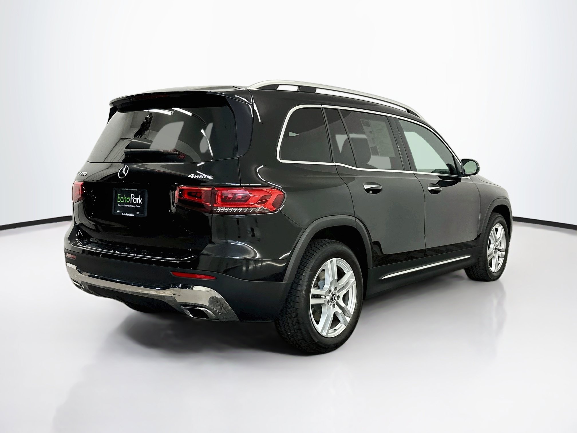 Used 2022 Mercedes-Benz GLB 250 4MATIC w/ Premium Package Lite image 9
