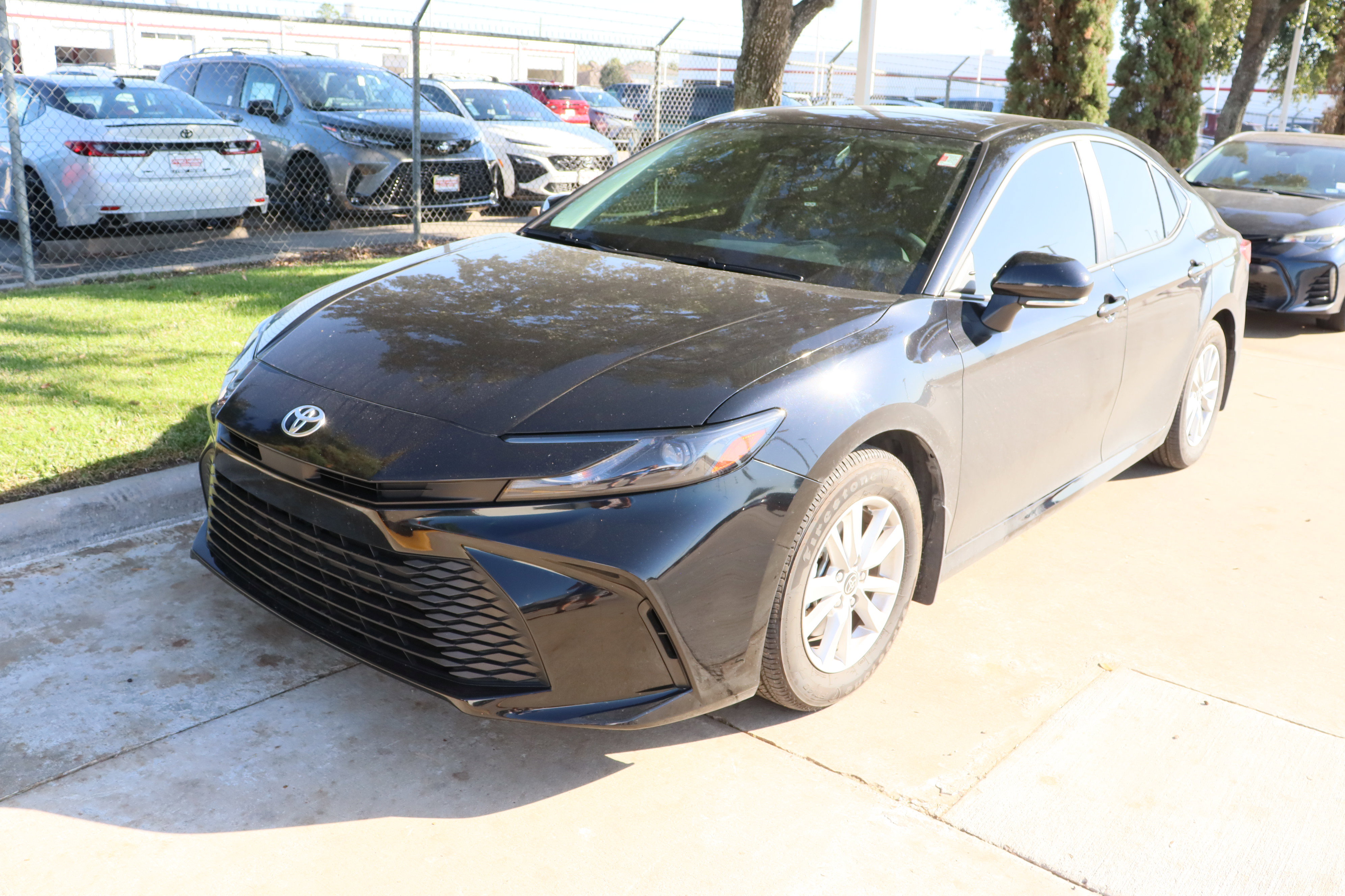 Used 2025 Toyota Camry LE image 4