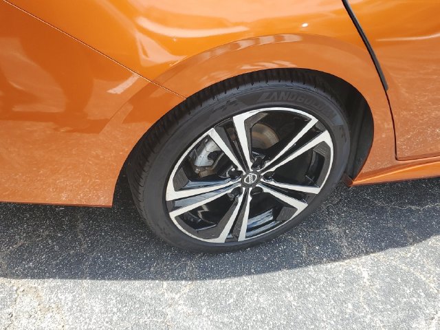 Used 2022 Nissan Sentra SR w/ Electronics Package FWD image 5