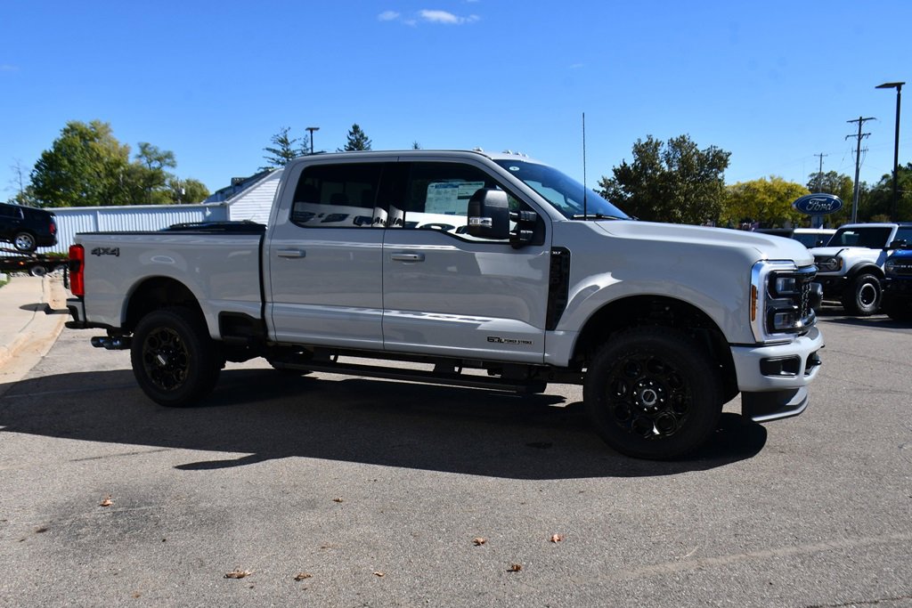 New 2026 Ford F350 4x4 Crew Cab Super Duty image 8