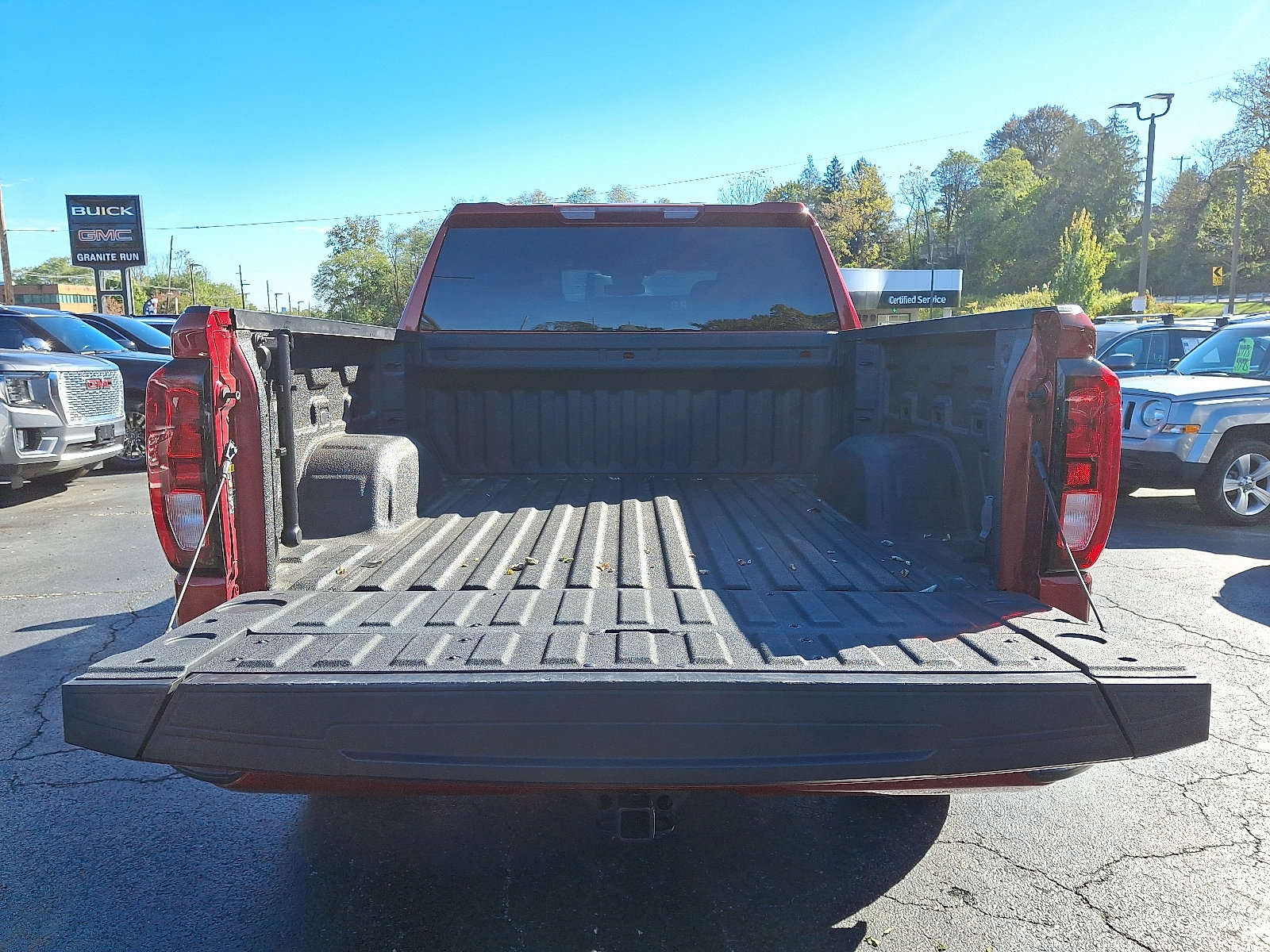 Used 2022 GMC Sierra 1500 Elevation image 29