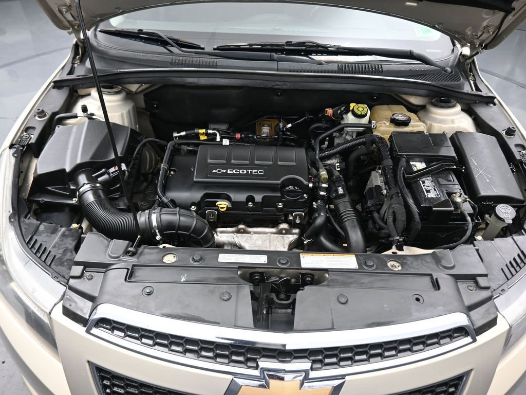 Used 2012 Chevrolet Cruze LT image 40