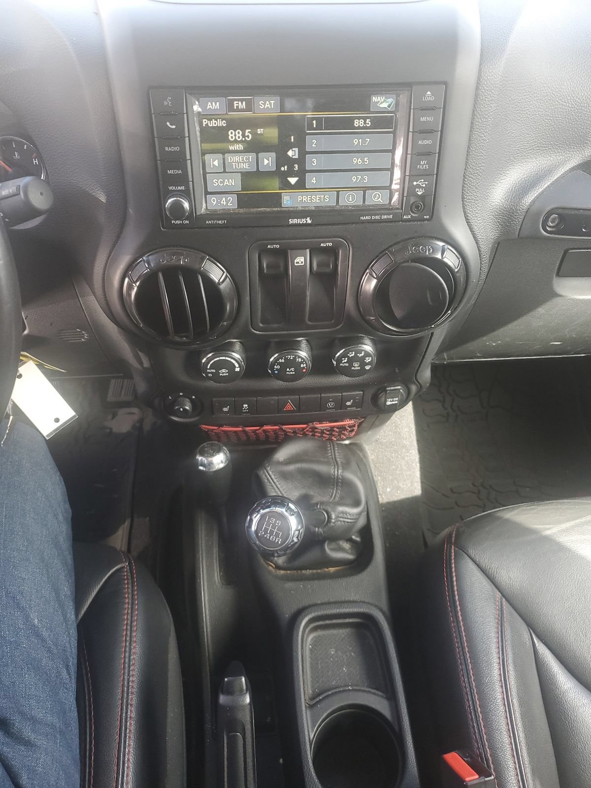 Used 2017 Jeep Wrangler Rubicon AWD/4WD image 15