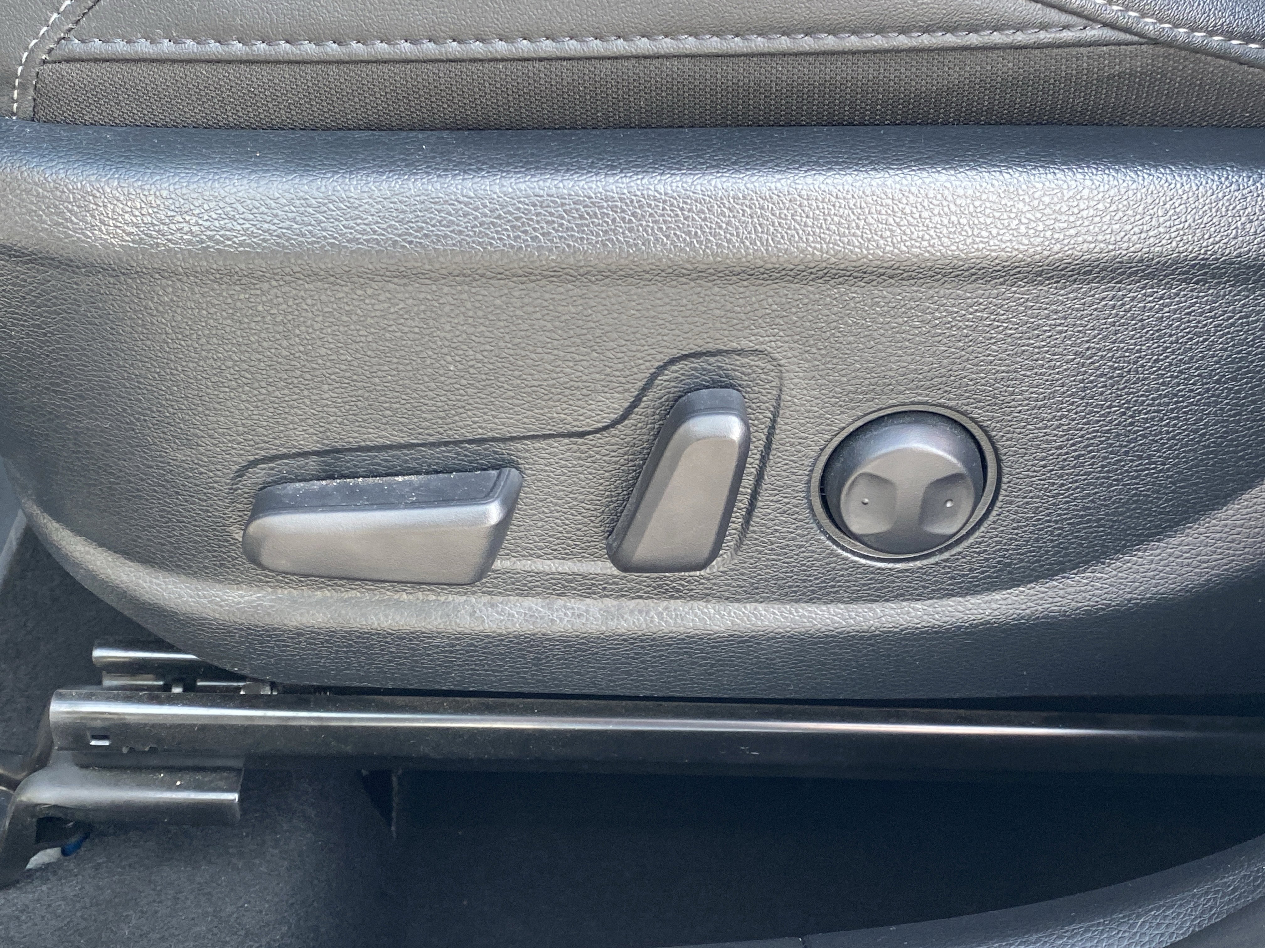 Used 2024 Kia Seltos EX image 16