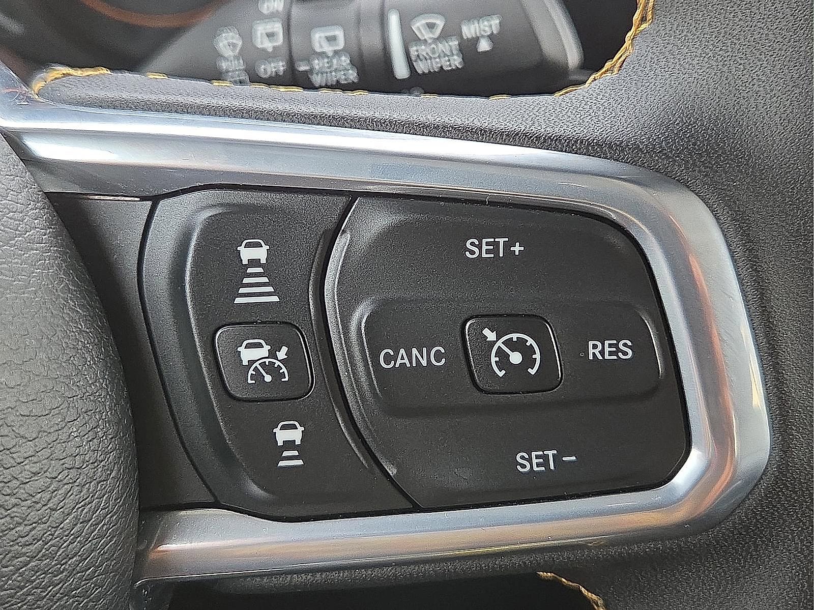 Used 2024 Jeep Wrangler Unlimited Sahara w/ Technology Group AWD/4WD image 18