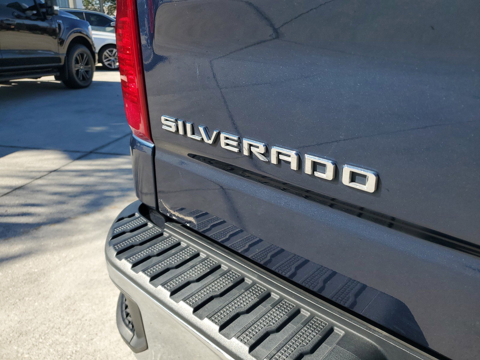 Used 2023 Chevrolet Silverado 1500 LT image 7