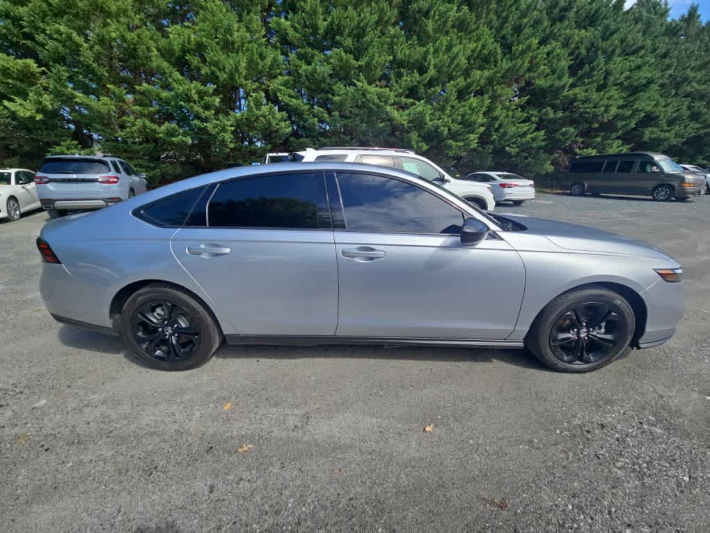 Certified 2025 Honda Accord SE image 6