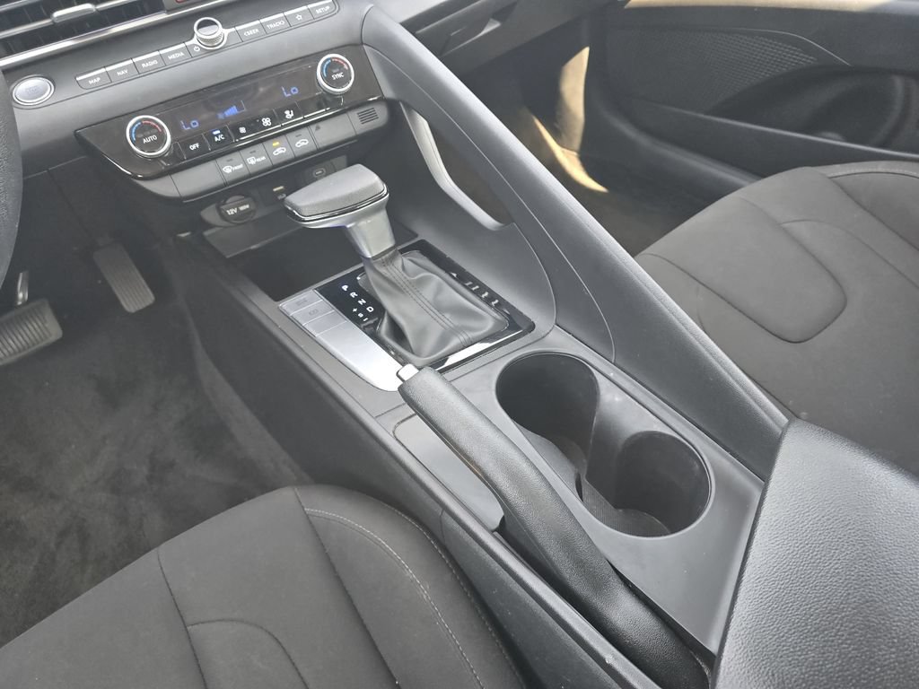 Used 2024 Hyundai Elantra SEL FWD image 16