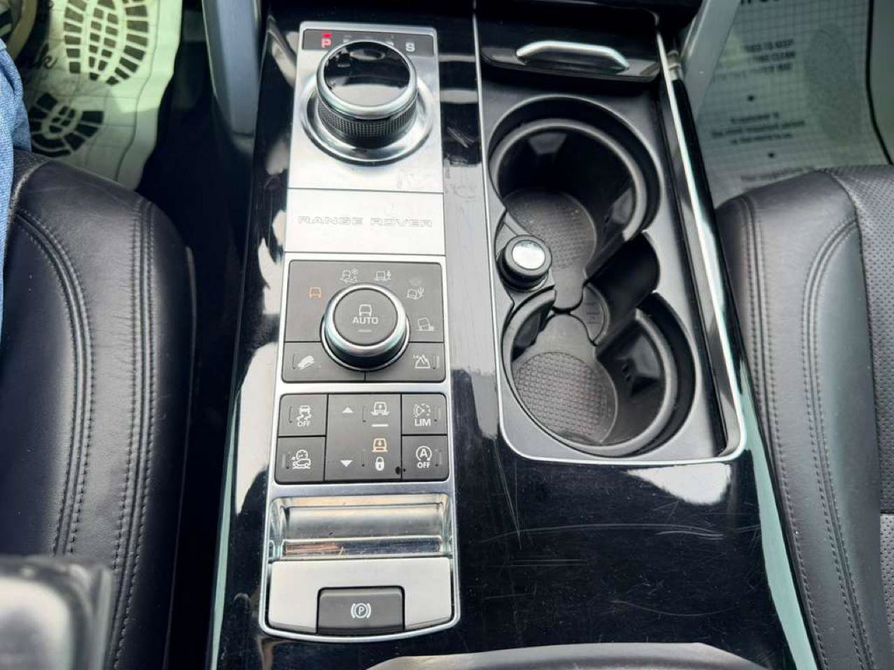 Used 2017 Land Rover Range Rover Supercharged AWD/4WD image 23