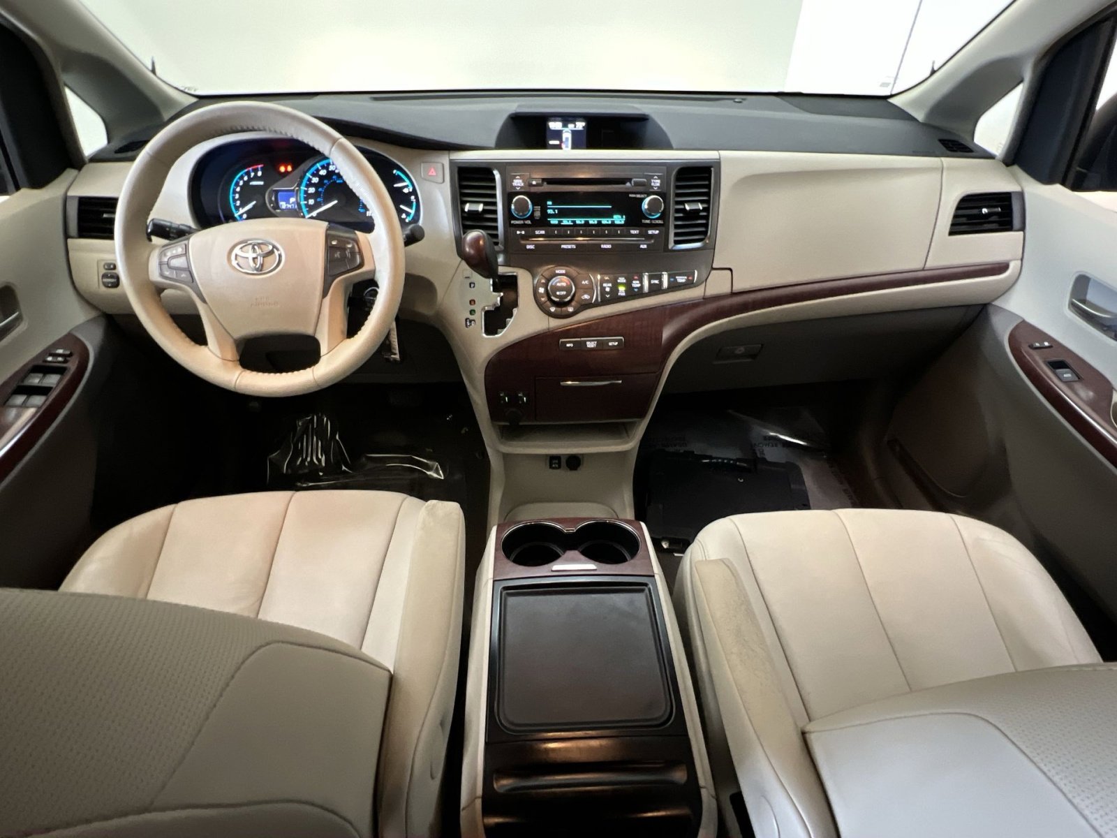 Used 2013 Toyota Sienna XLE FWD image 21