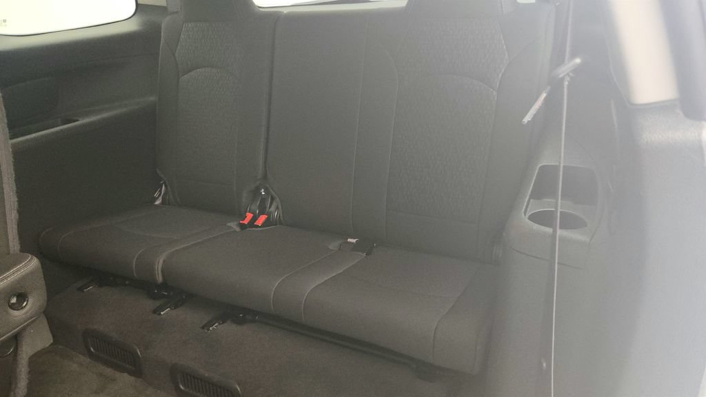 Used 2015 GMC Acadia SLE FWD image 19
