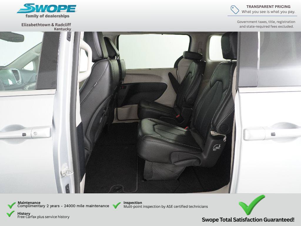 Used 2024 Chrysler Pacifica Touring-L FWD image 12