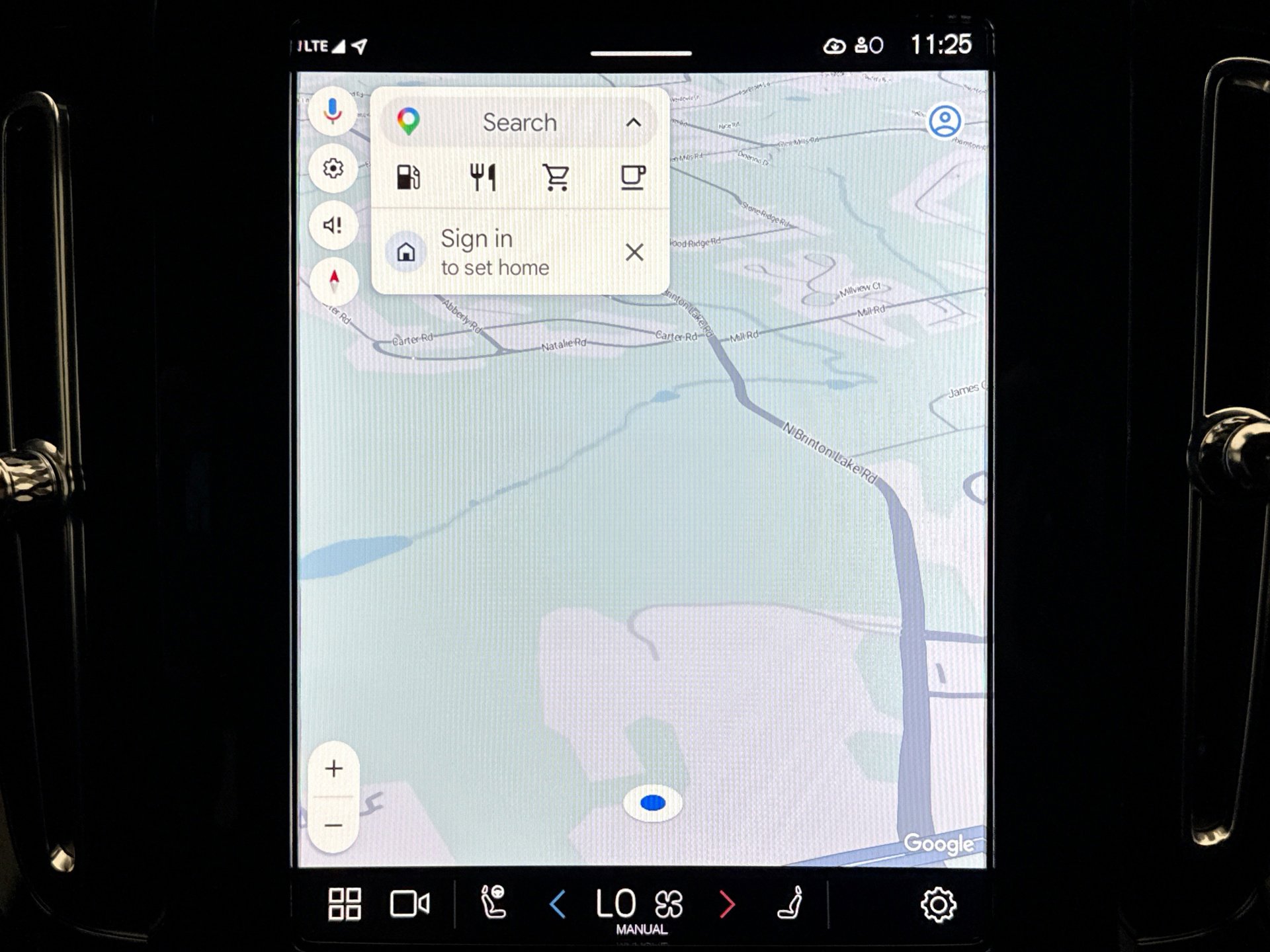 Used 2025 Volvo XC40 B5 Plus image 15