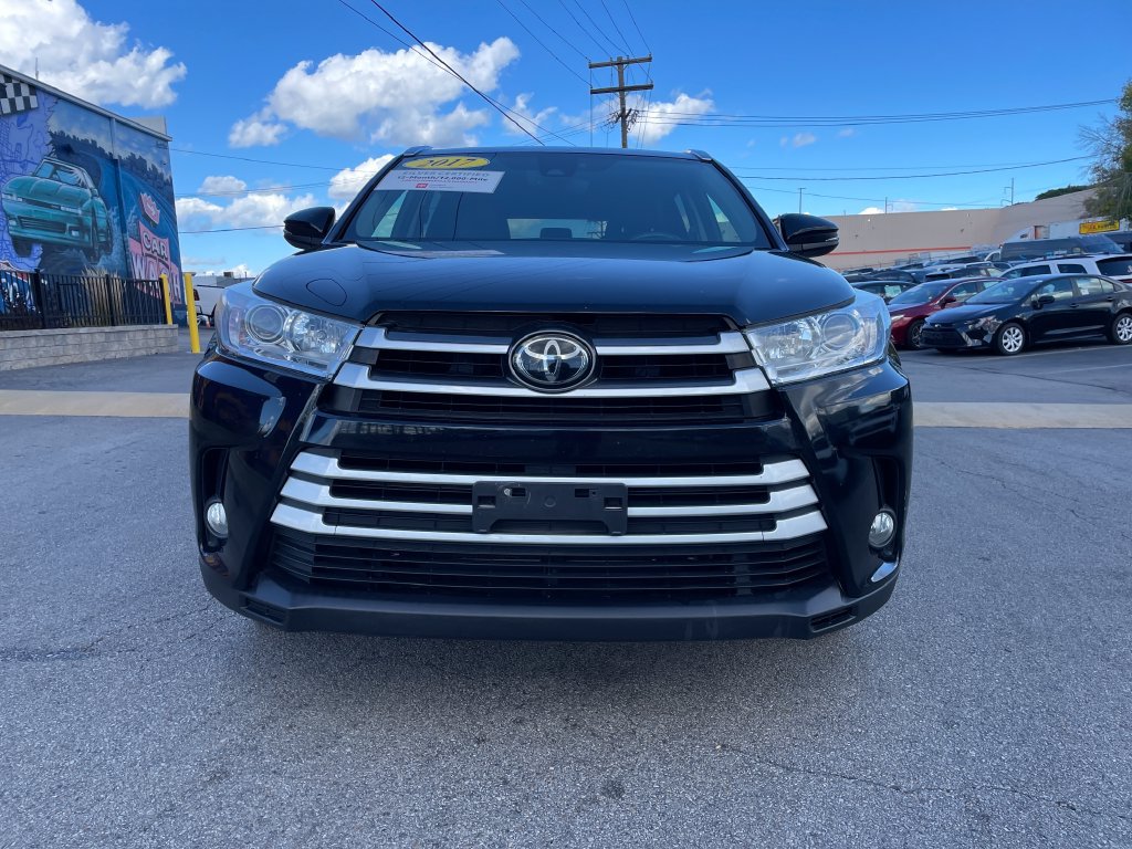 Used 2017 Toyota Highlander XLE AWD/4WD image 8