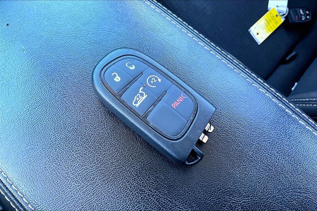 Used 2015 Jeep Cherokee Latitude w/ Comfort/Convenience Group image 34