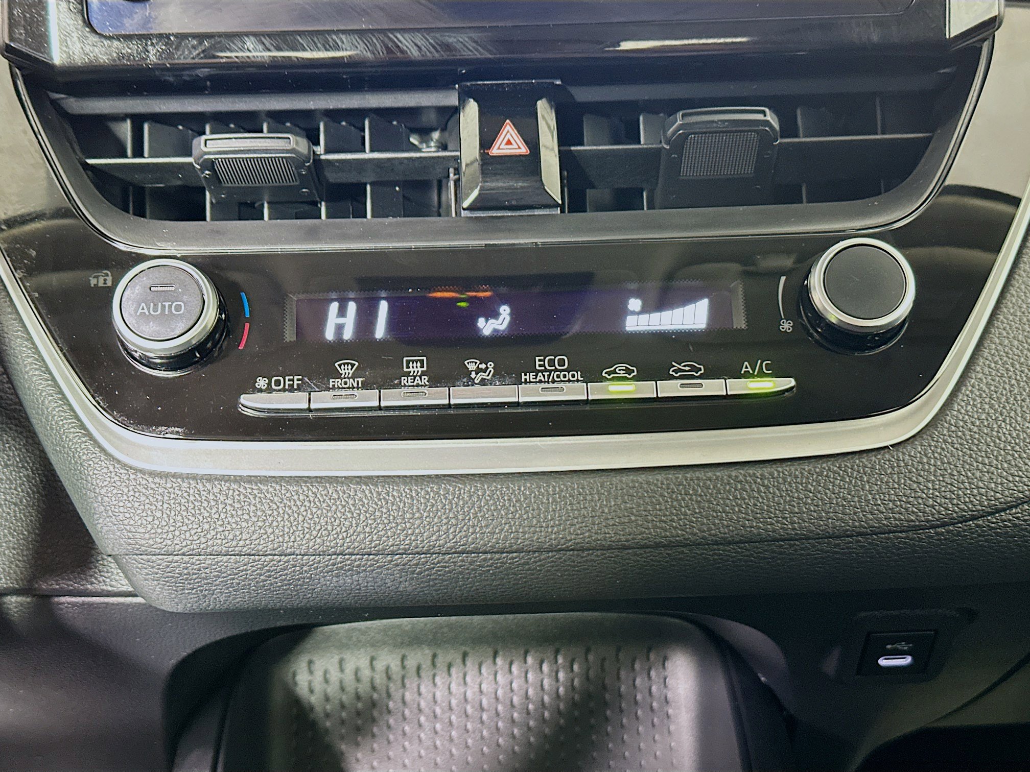 Used 2024 Toyota Corolla LE image 22