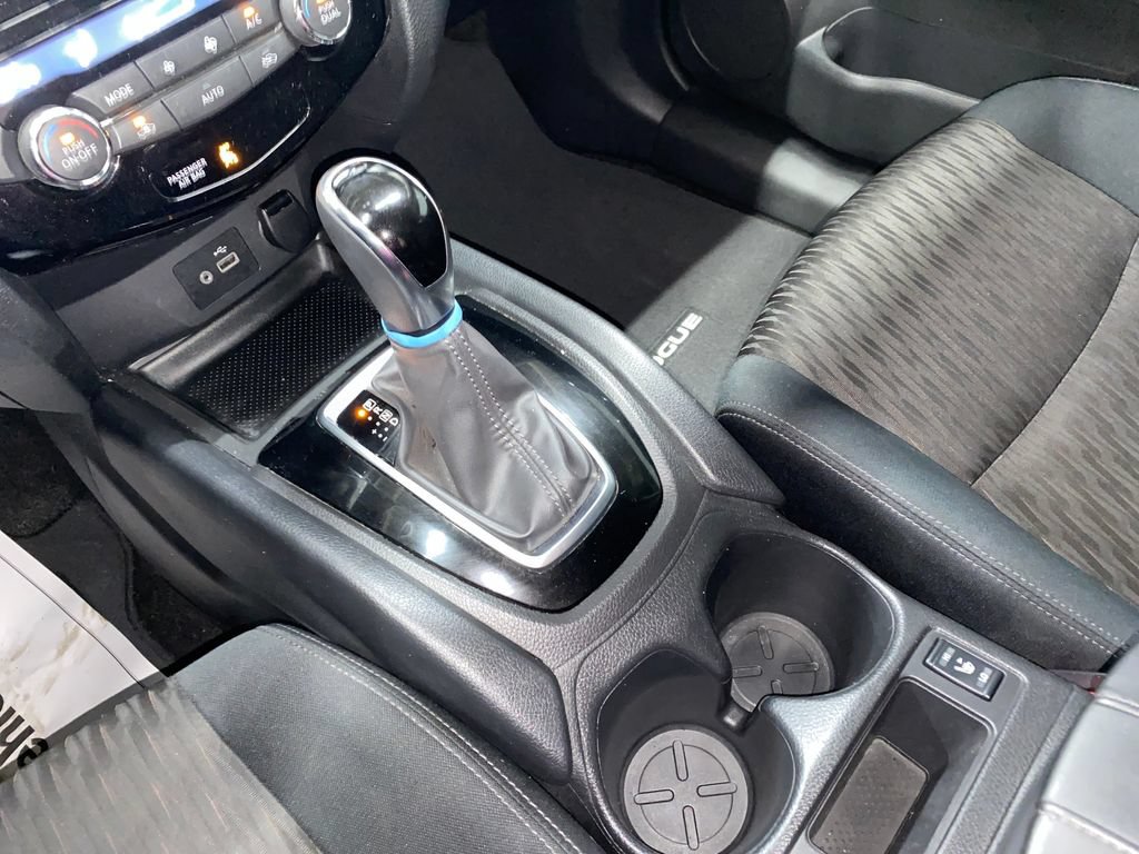 Used 2018 Nissan Rogue SV AWD/4WD image 17