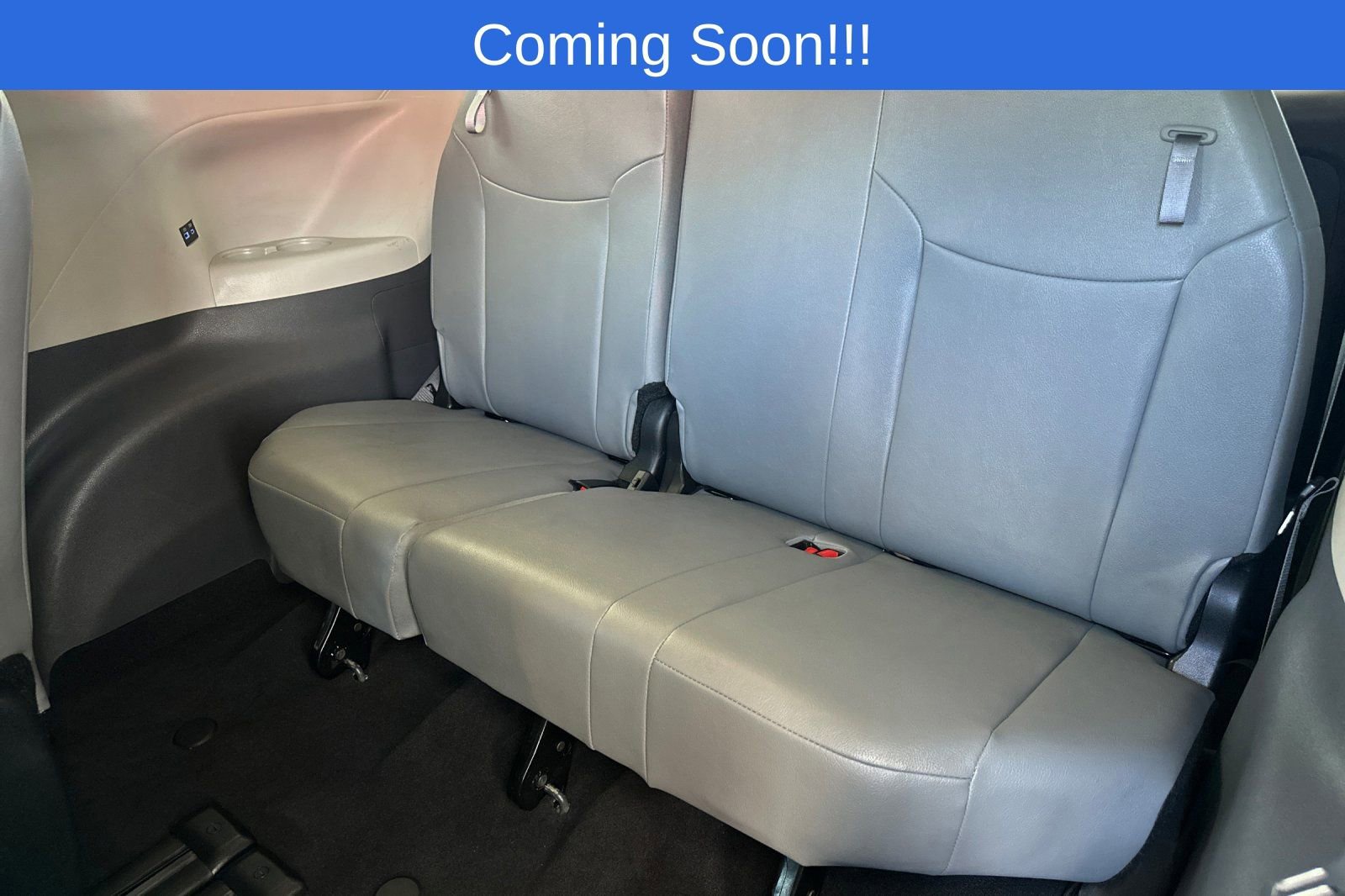 Used 2023 Toyota Sienna XLE image 16