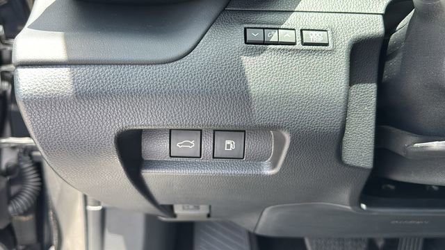 Used 2023 Toyota Crown Platinum image 7