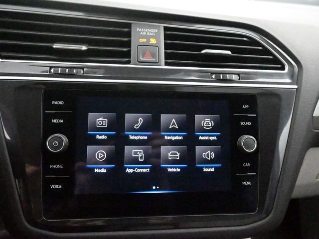 Used 2022 Volkswagen Tiguan SE image 19