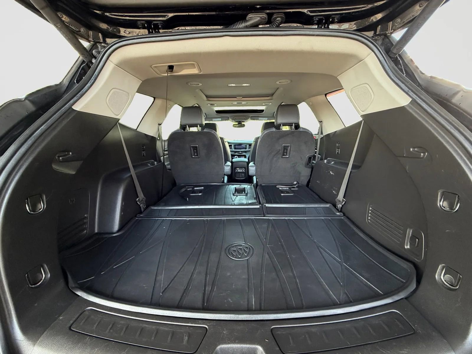 Used 2021 Buick Enclave Essence w/ Sound and Sites Package AWD/4WD image 17