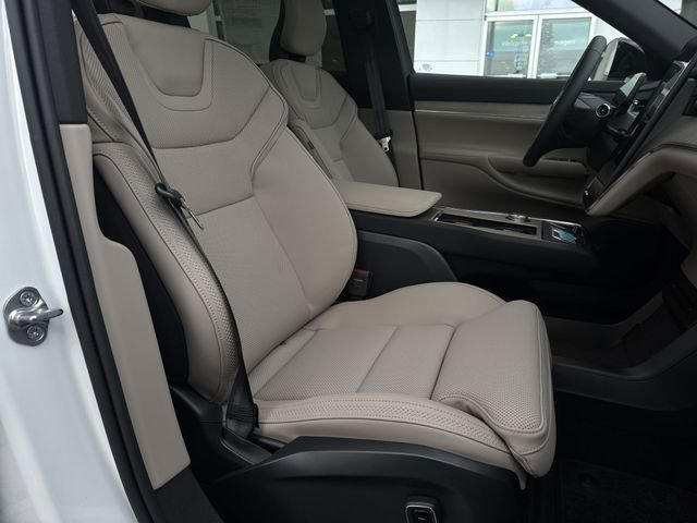 New 2025 Volvo EX90 Plus image 29