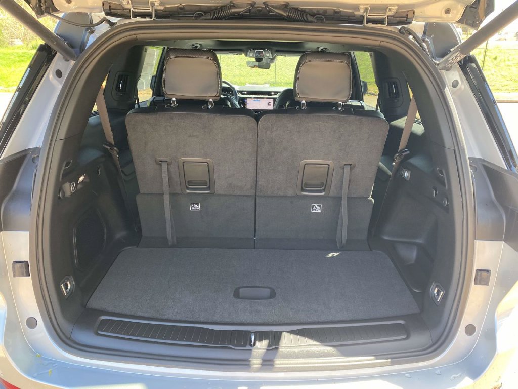 New 2026 Jeep Grand Cherokee L Limited w/ Limited Altitude Package RWD image 8