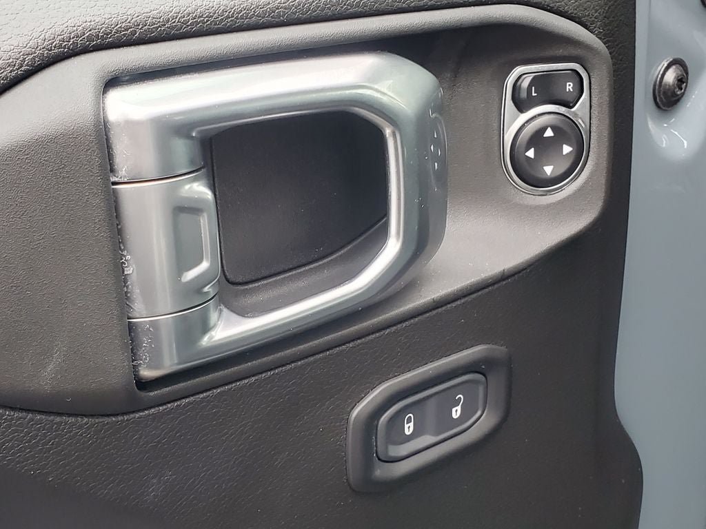 Used 2025 Jeep Wrangler Unlimited Sport AWD/4WD image 8