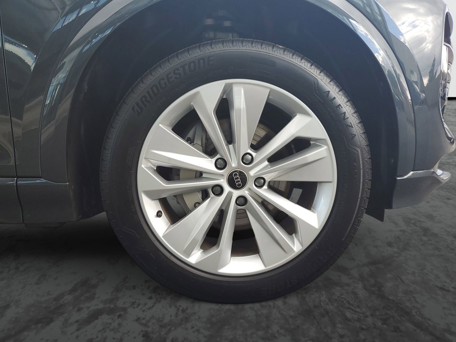 Used 2025 Audi Q6 e-tron Premium w/ Convenience Package RWD image 6