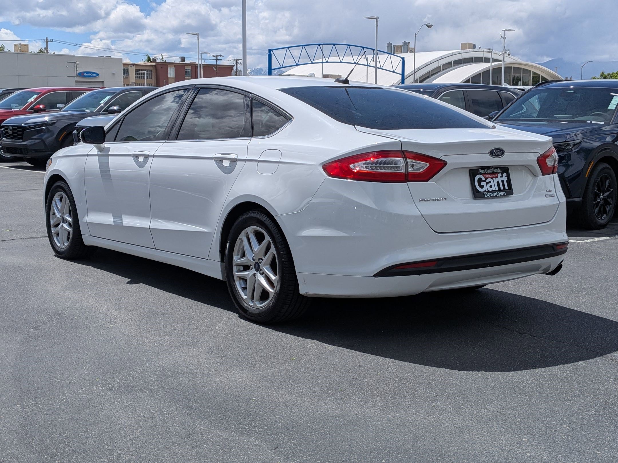 Used 2015 Ford Fusion SE FWD image 8