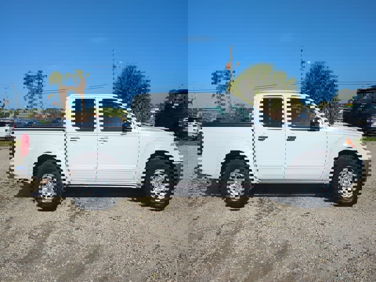 Used 2016 Nissan Frontier S image 3