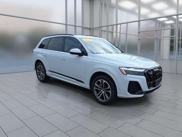Used 2025 Audi Q7 2.0T Premium w/ Convenience Plus Package AWD/4WD image 2