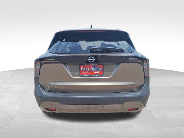 New 2026 Nissan Kicks SR FWD image 6