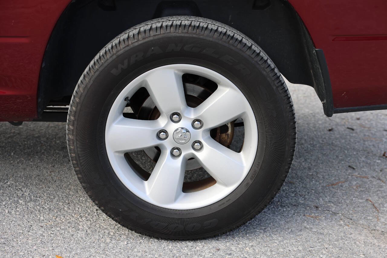 Used 2024 RAM 1500 Classic SLT AWD/4WD image 24