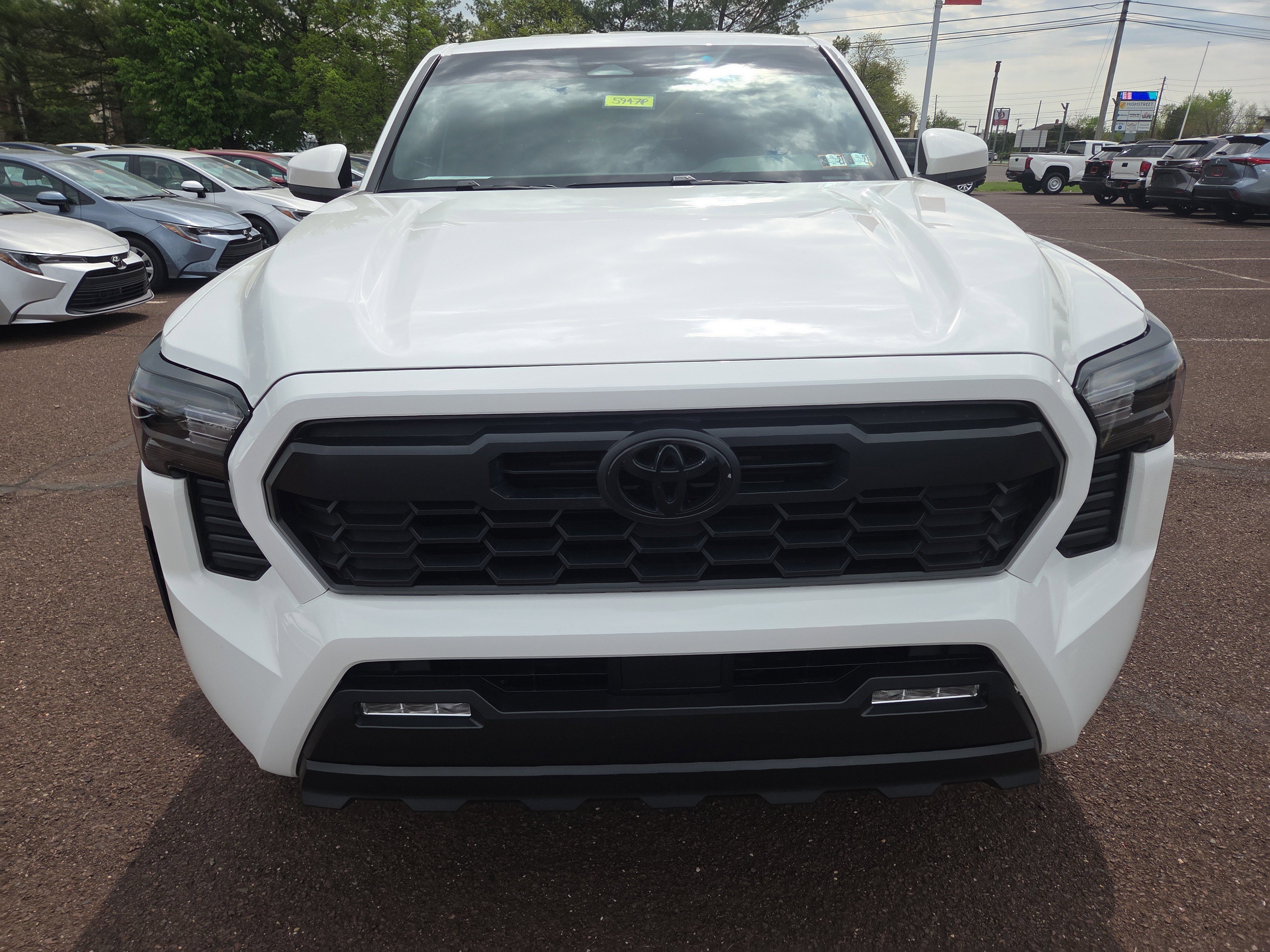 Certified 2024 Toyota Tacoma TRD Off-Road AWD/4WD image 8