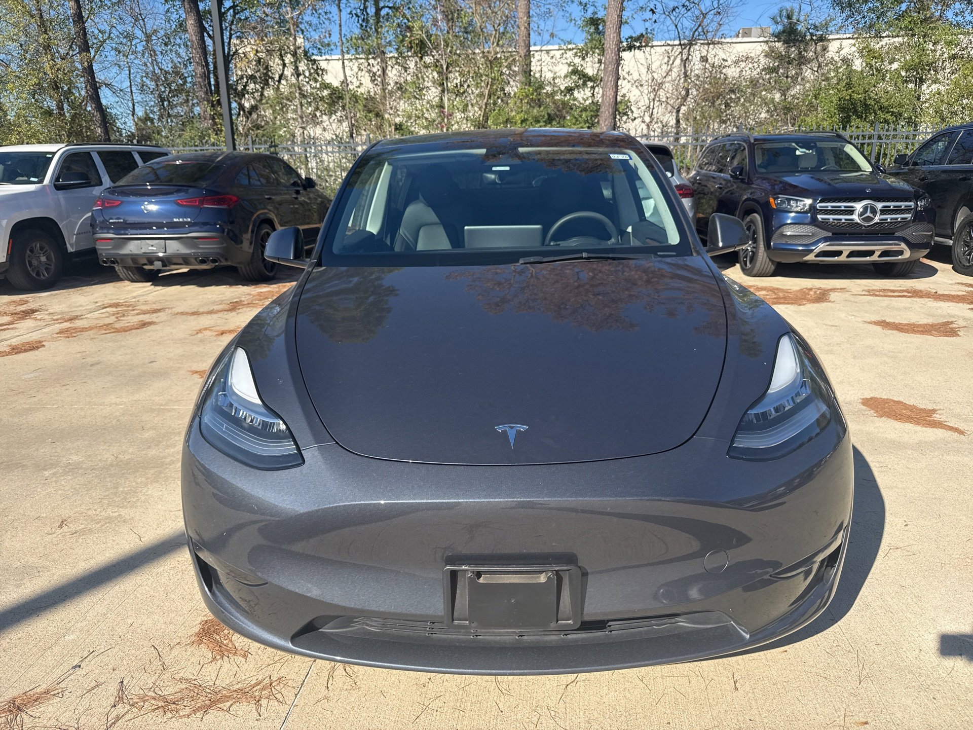 Used 2023 Tesla Model Y Long Range image 2