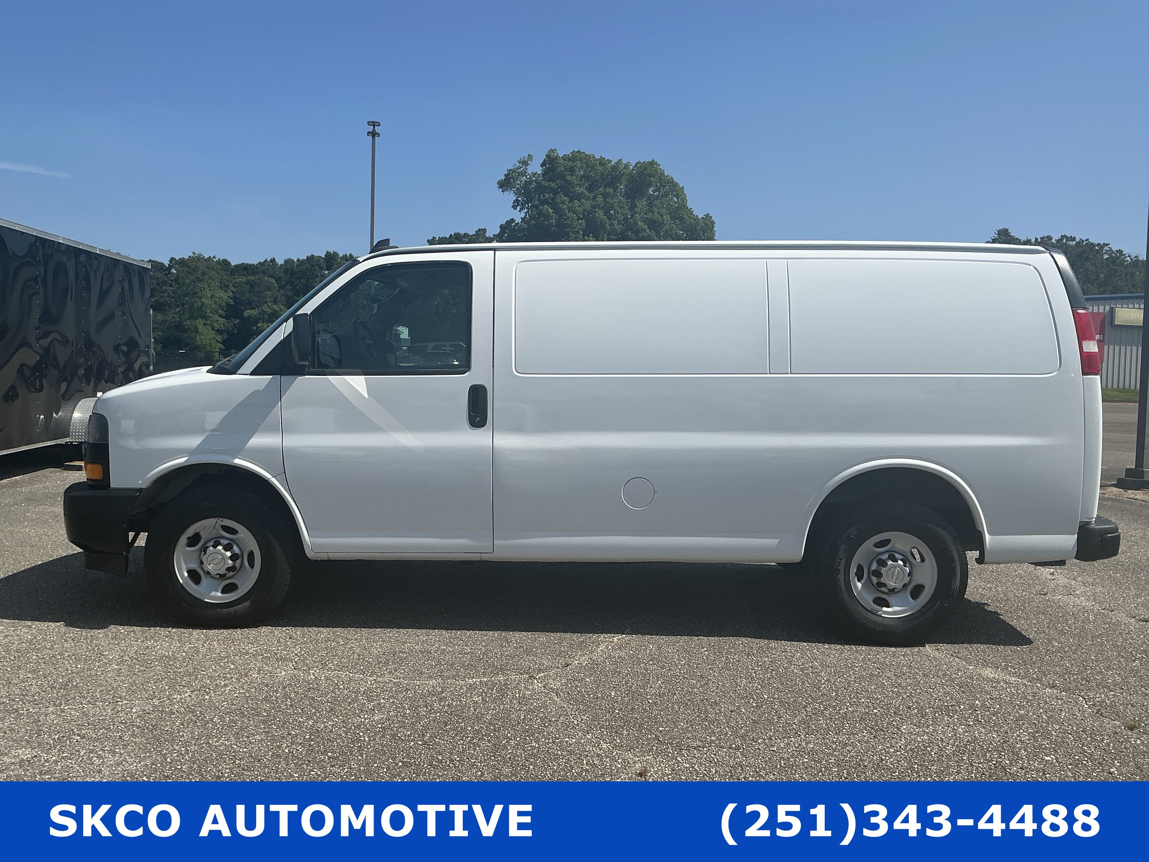 Used 2019 Chevrolet Express 2500 w/ Safety Package RWD image 2