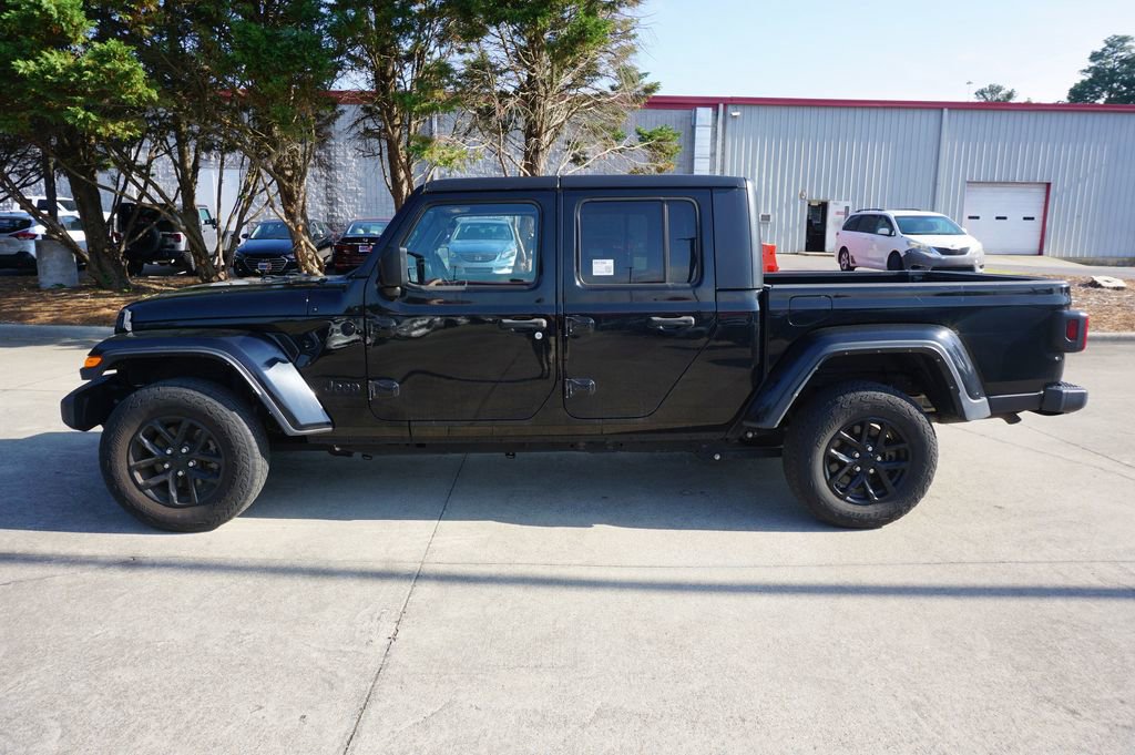 Used 2021 Jeep Gladiator Sport AWD/4WD image 18