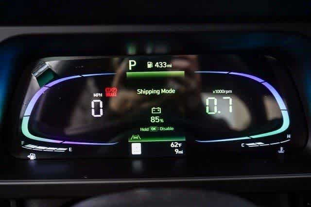 Certified 2025 Hyundai Elantra Sport FWD image 33